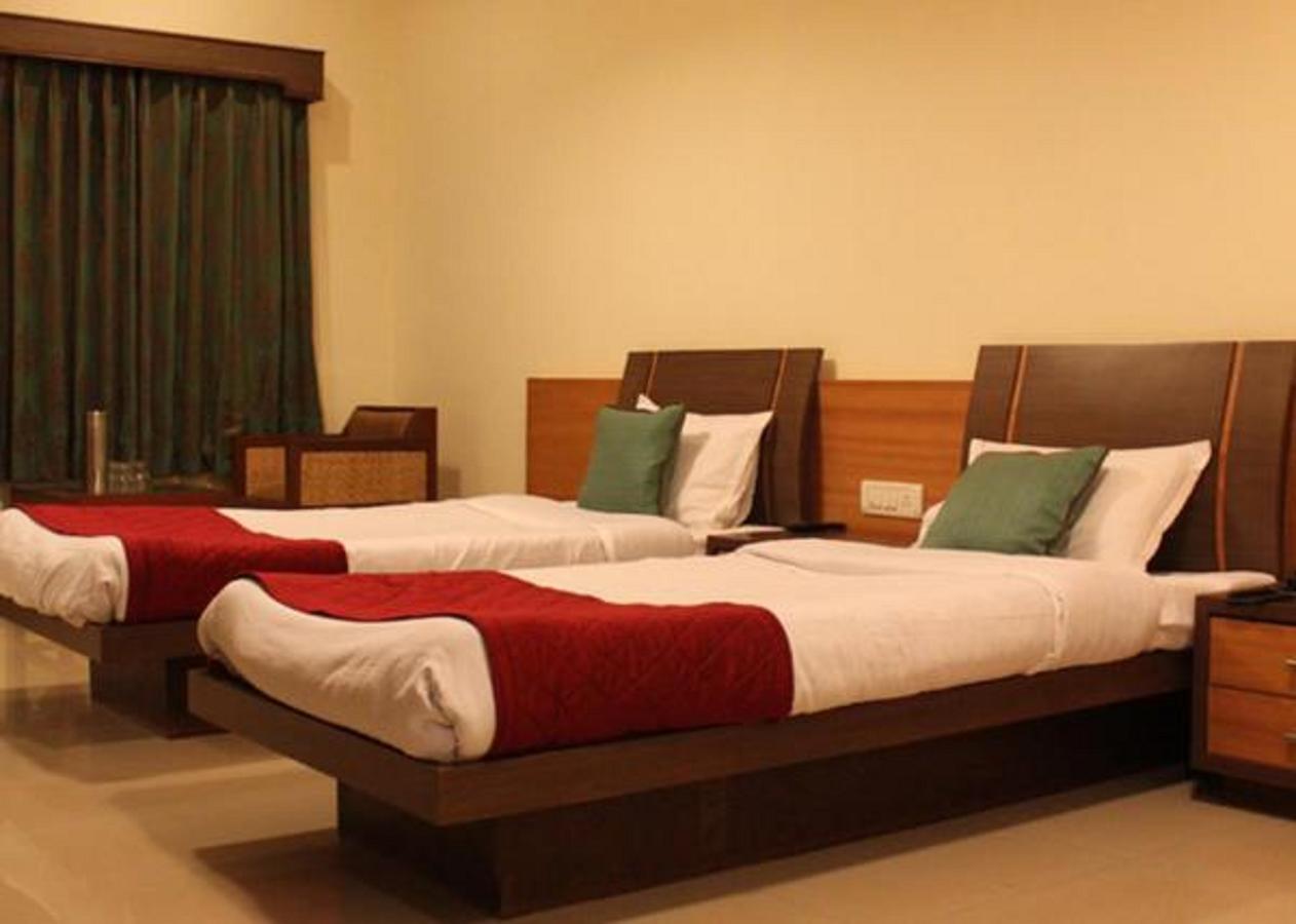 Jaffer Bhai's Brickland Hotel Panchgani Exteriör bild