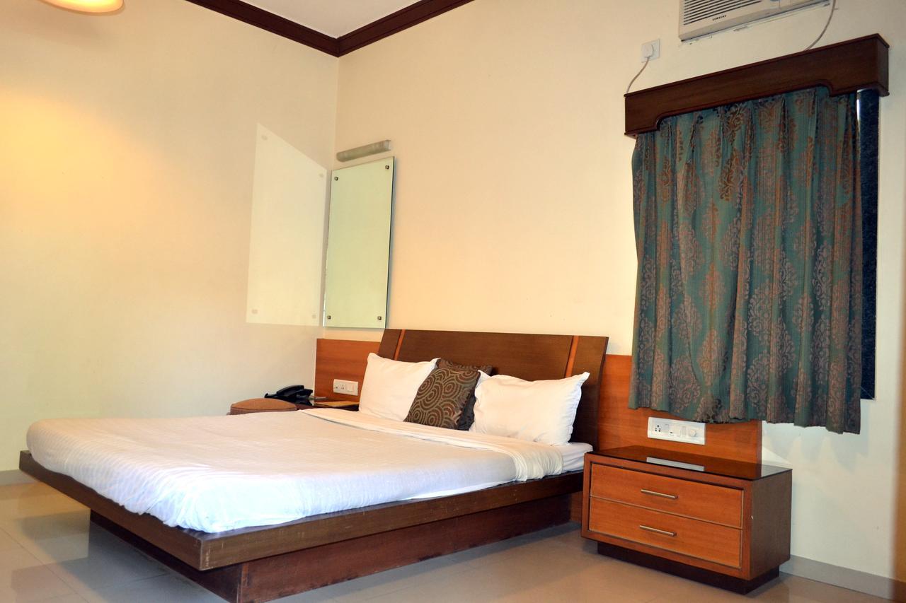 Jaffer Bhai's Brickland Hotel Panchgani Exteriör bild