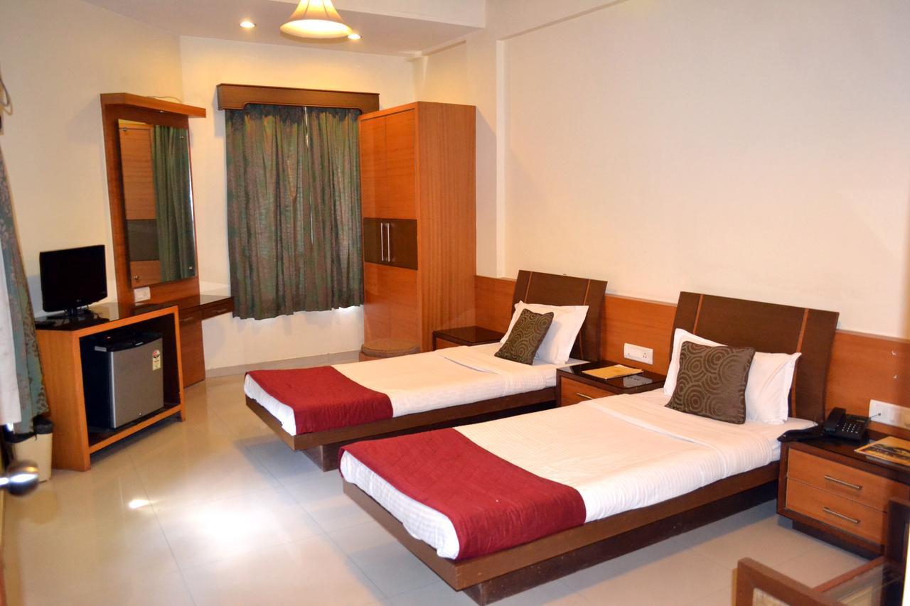 Jaffer Bhai's Brickland Hotel Panchgani Exteriör bild